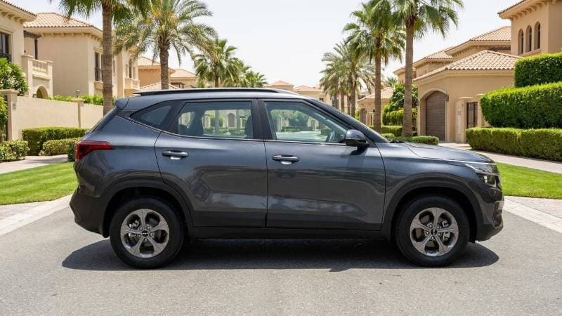 2023 Kia Seltos LX thumbnail 3