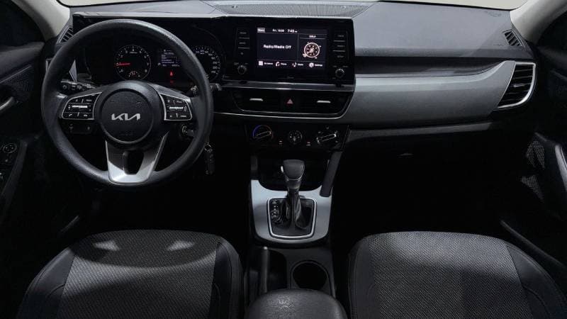 2023 Kia Seltos LX thumbnail 7
