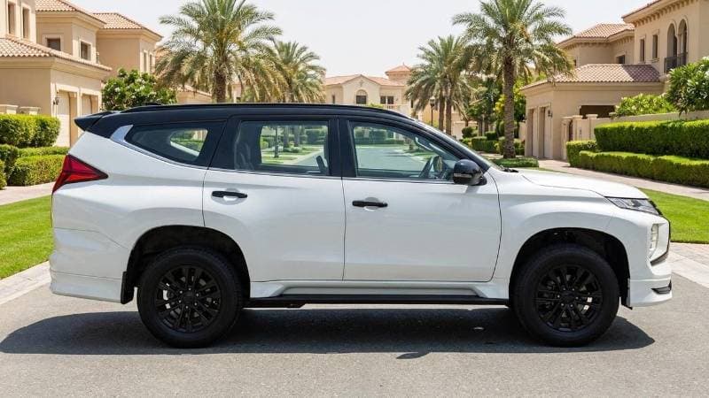 2023 Mitsubishi Montero Sport thumbnail 3