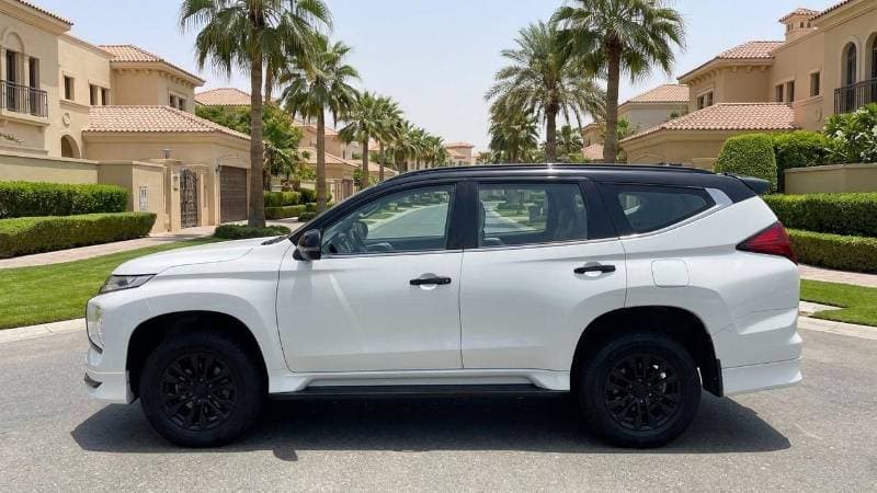 2023 Mitsubishi Montero Sport thumbnail 5