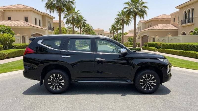 2023 Mitsubishi Montero Sport GLS PREMIUM thumbnail 3