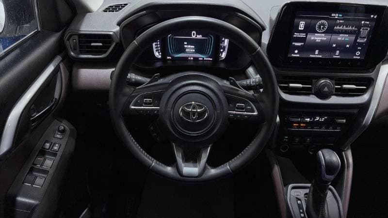2026 Toyota Urban Cruiser GL thumbnail 8