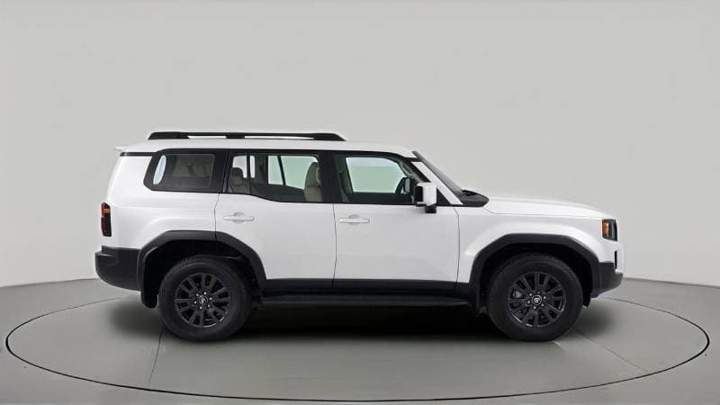 2025 Toyota Prado GXL thumbnail 3