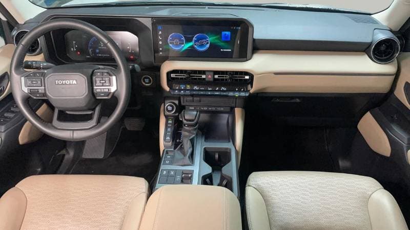 2025 Toyota Prado GXL thumbnail 5