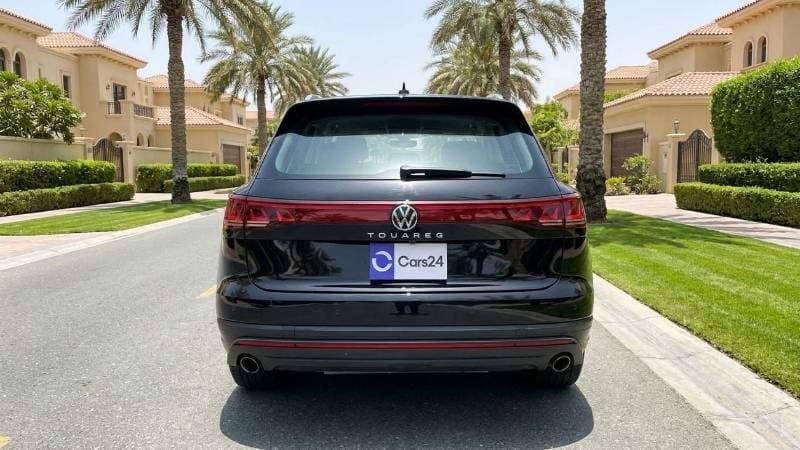 2025 Volkswagen Touareg thumbnail 4