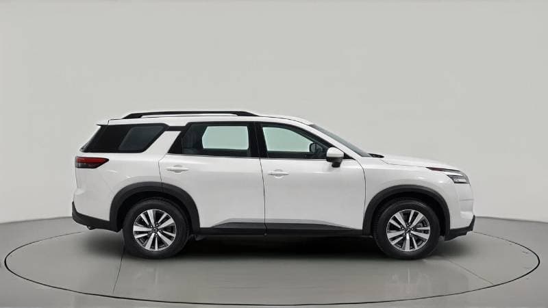 2024 Nissan Pathfinder S thumbnail 3