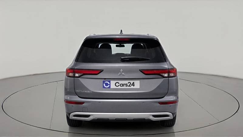 2023 Mitsubishi Outlander thumbnail 4