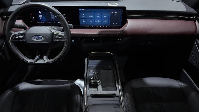 2023 Ford Taurus thumbnail 7