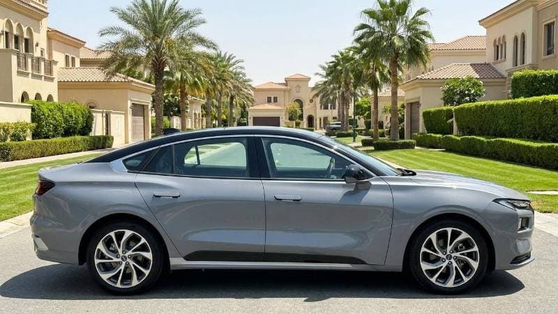 2023 Ford Taurus thumbnail 3