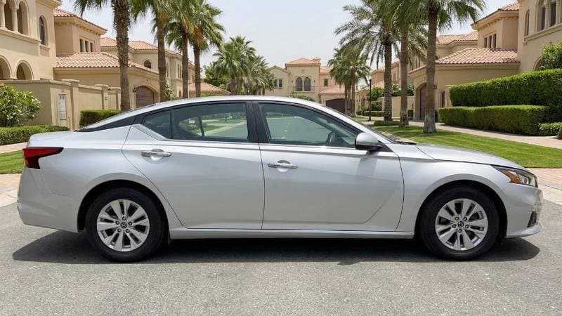 2023 Nissan Altima S thumbnail 3
