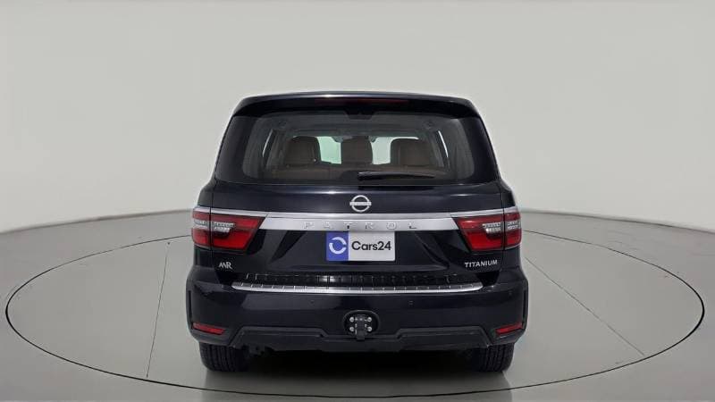 2024 Nissan Patrol SE TITANIUM thumbnail 4