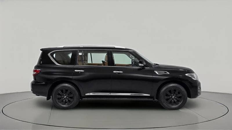 2024 Nissan Patrol SE TITANIUM thumbnail 3