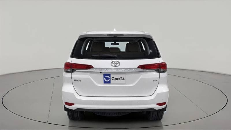 2024 Toyota Fortuner GXR thumbnail 4