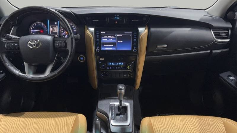 2024 Toyota Fortuner GXR thumbnail 8