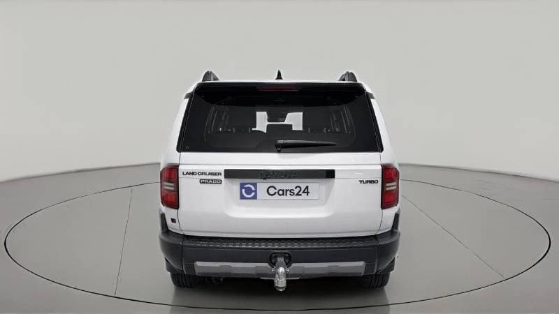 2024 Toyota Prado GXL thumbnail 4