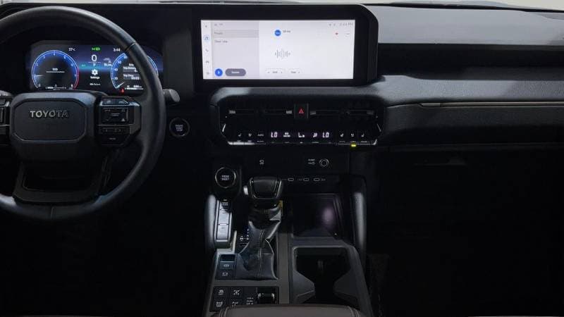 2024 Toyota Prado GXL thumbnail 8