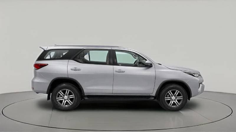 2024 Toyota Fortuner EXR thumbnail 3