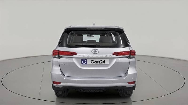 2024 Toyota Fortuner EXR thumbnail 4