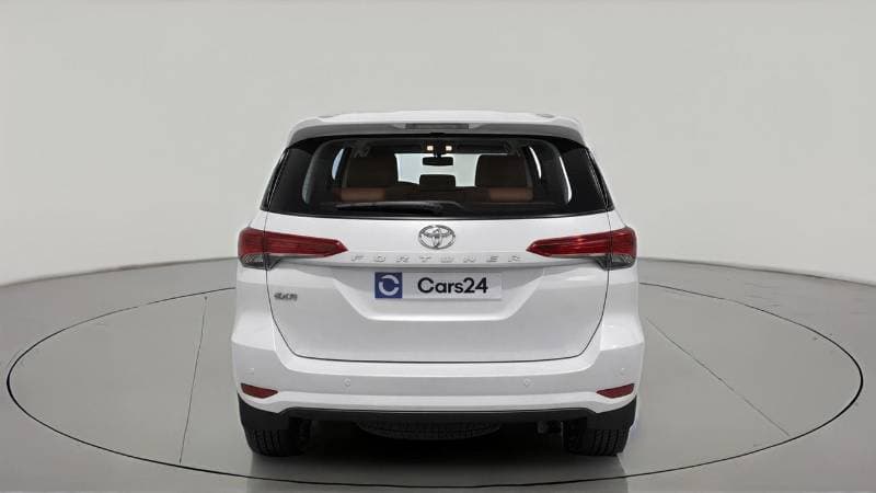 2024 Toyota Fortuner EXR thumbnail 4