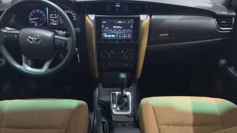 2025 Toyota Fortuner EXR thumbnail 8