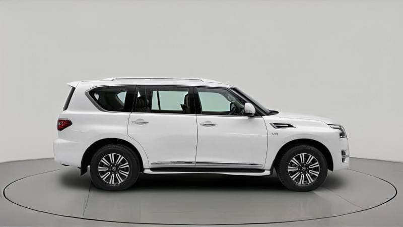 2024 Nissan Patrol LE T2 thumbnail 3