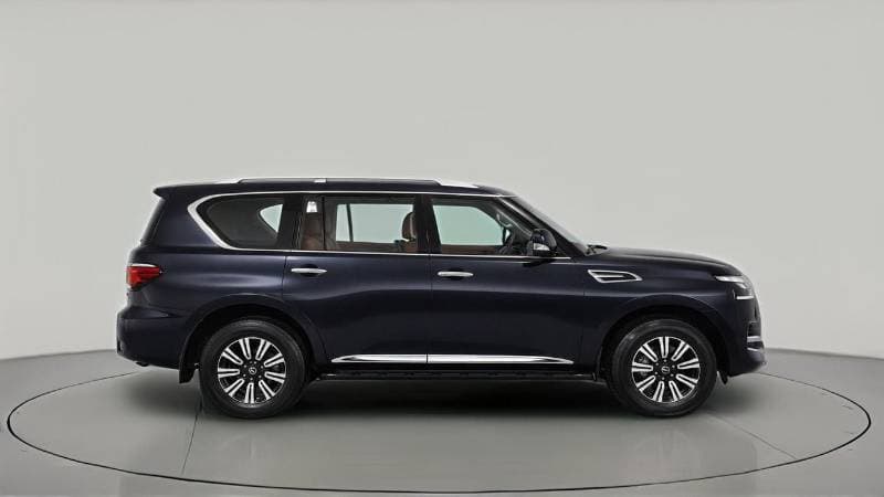 2024 Nissan Patrol SE TITANIUM thumbnail 3