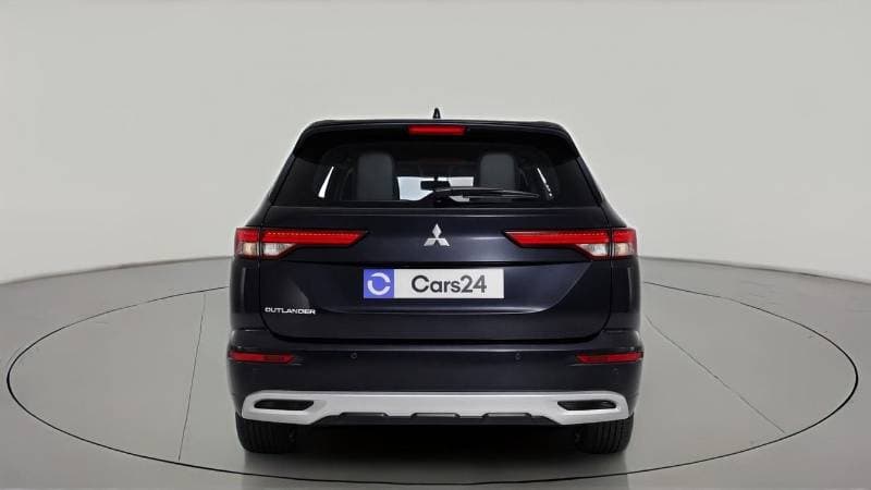 2025 Mitsubishi Outlander thumbnail 4