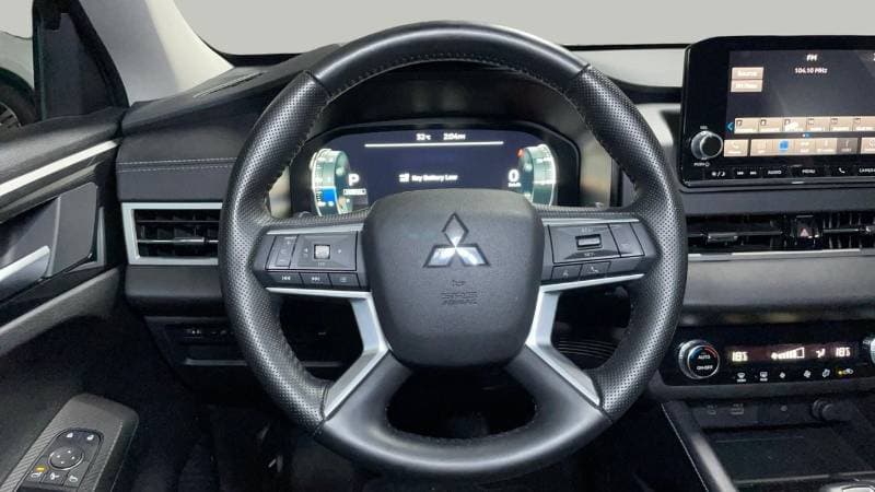 2025 Mitsubishi Outlander thumbnail 6