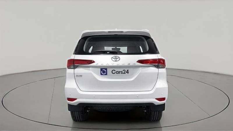 2024 Toyota Fortuner EXR thumbnail 4