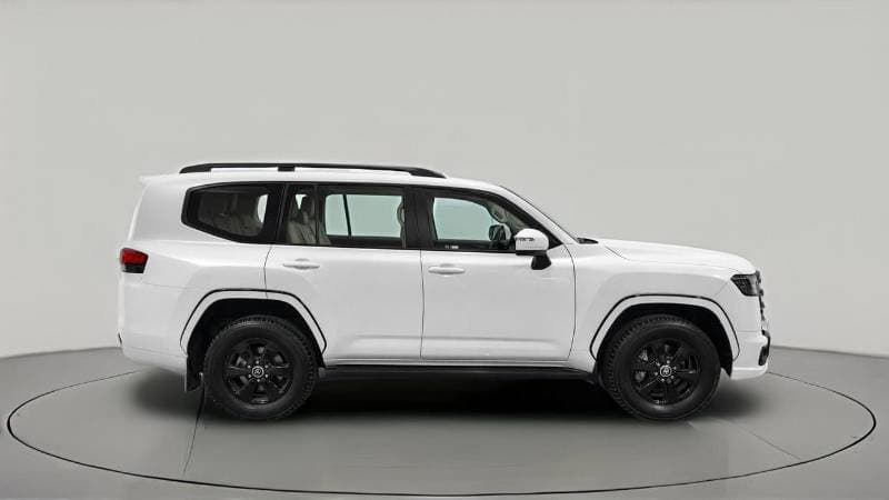 2022 Toyota Land Cruiser BLACK EDITION thumbnail 3