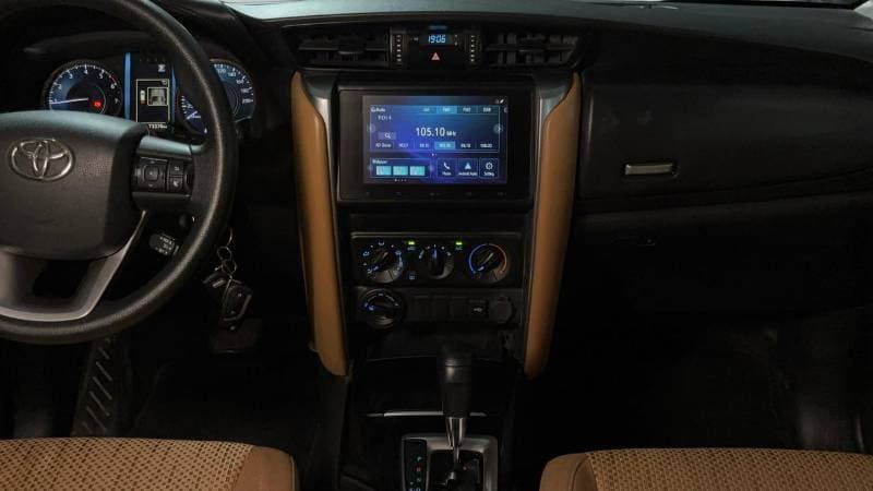 2024 Toyota Fortuner EXR thumbnail 8