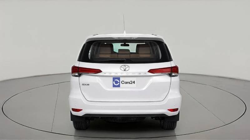 2024 Toyota Fortuner EXR thumbnail 4