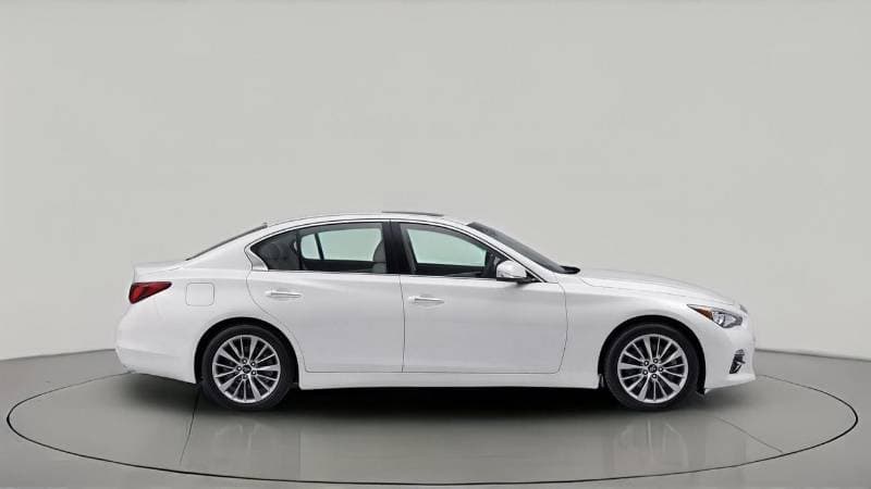 2024 Infiniti Q50 LUXE thumbnail 3