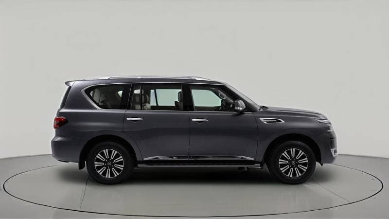 2024 Nissan Patrol SE TITANIUM thumbnail 3