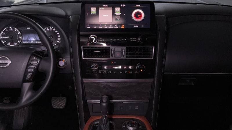 2024 Nissan Patrol SE TITANIUM thumbnail 8