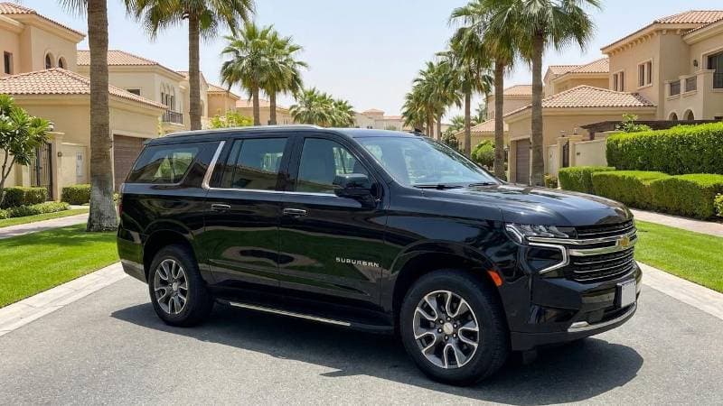 2023 Chevrolet Suburban LT thumbnail 3