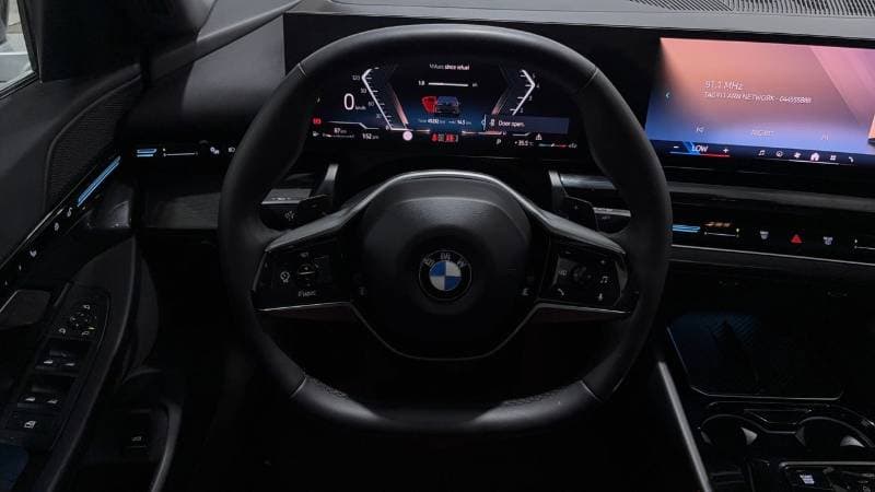 2024 BMW 520i EXCELLENCE thumbnail 8