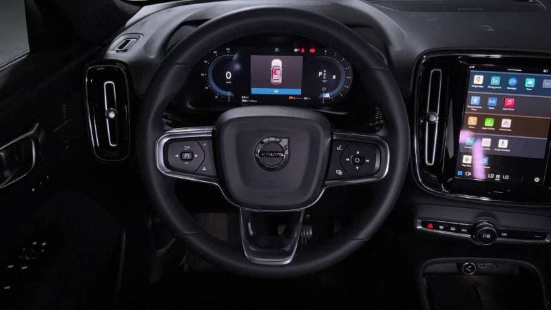 2024 Volvo XC40 ULTIMATE DARK thumbnail 8