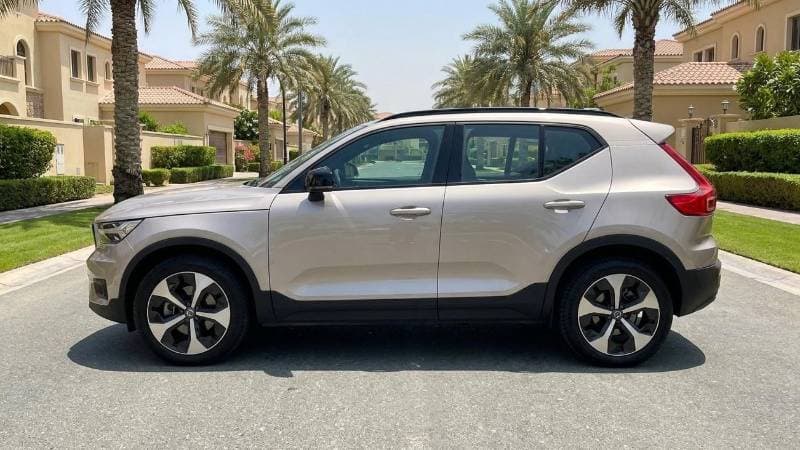 2024 Volvo XC40 ULTIMATE DARK thumbnail 5