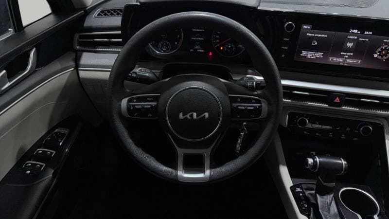 2023 Kia K5 LX thumbnail 8