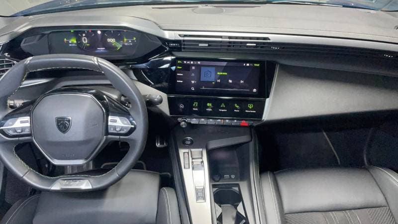 2025 Peugeot 408 GT thumbnail 7