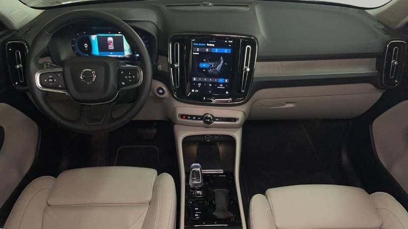 2023 Volvo XC40 ULTIMATE DARK thumbnail 7