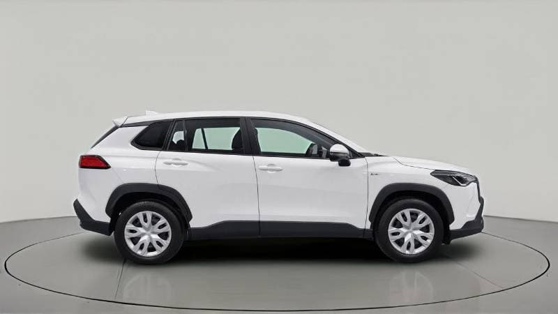 2025 Toyota Corolla Cross XL thumbnail 3