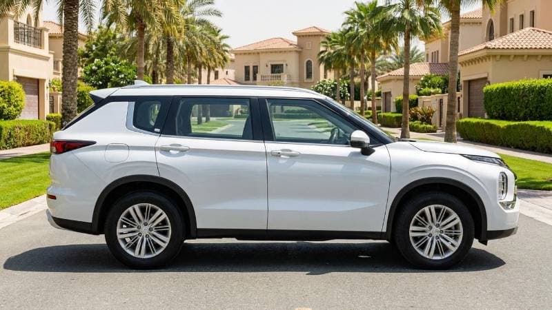 2025 Mitsubishi Outlander GLX MIDLINE thumbnail 3