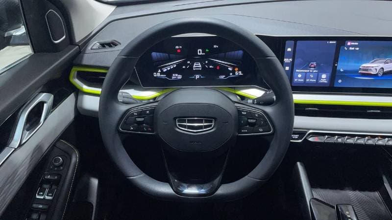2025 Geely Coolray GL thumbnail 8