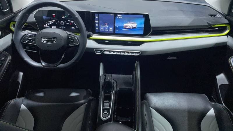 2025 Geely Coolray GL thumbnail 7