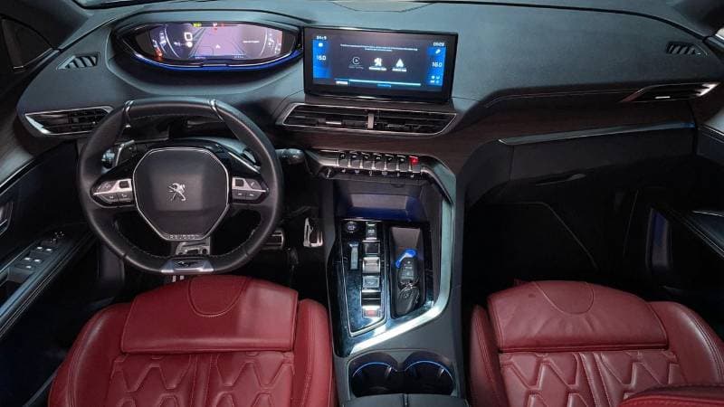 2025 Peugeot 3008 GT thumbnail 7