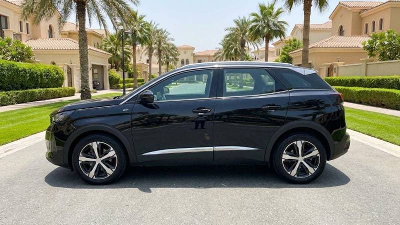 2025 Peugeot 3008 GT thumbnail 5