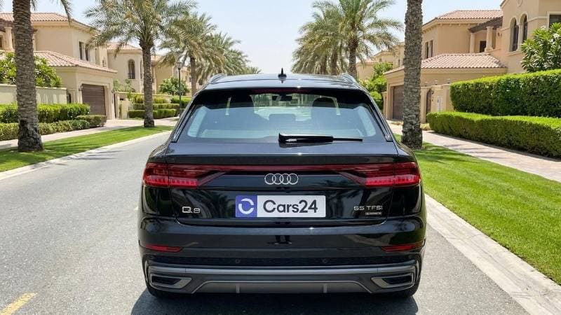 2023 Audi Q8 55 TFSI thumbnail 4
