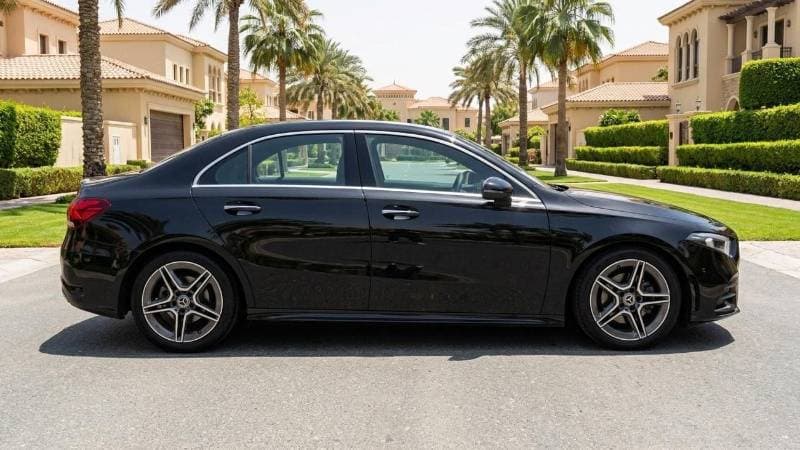 2023 Mercedes Benz A200 PREMIUM thumbnail 3